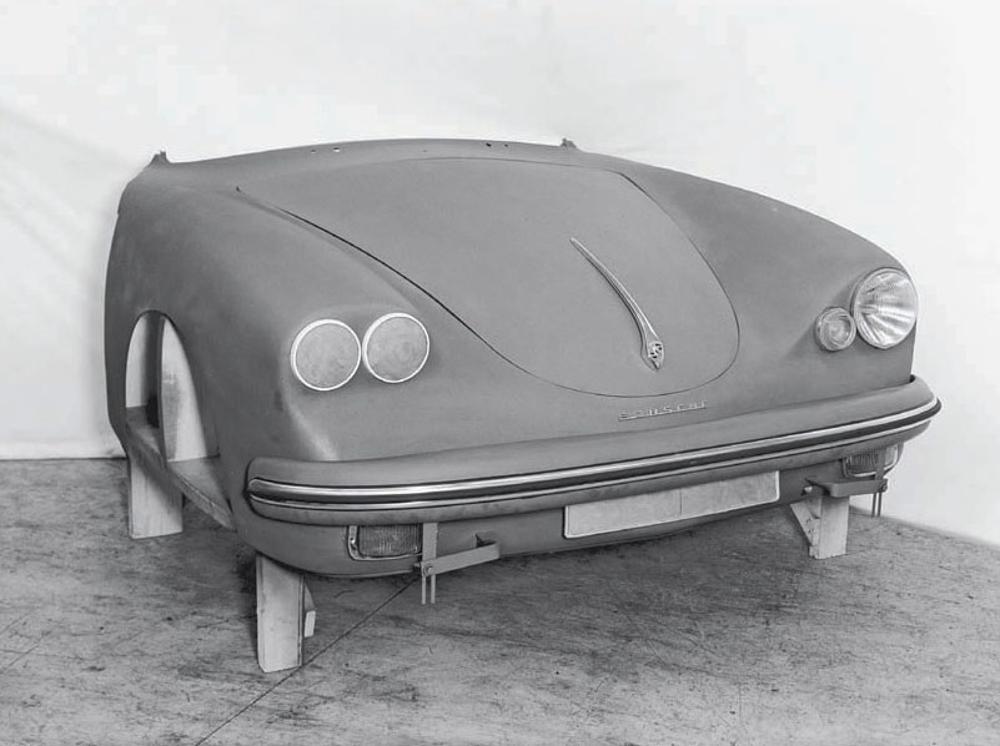 Komenda and Klie developed a number of front-end models for the Typ 644 during 1954. Many of these utilized the 356A rounded-front deck lid in between a pair of concepts for headlight treatments. Porsche Archiv
