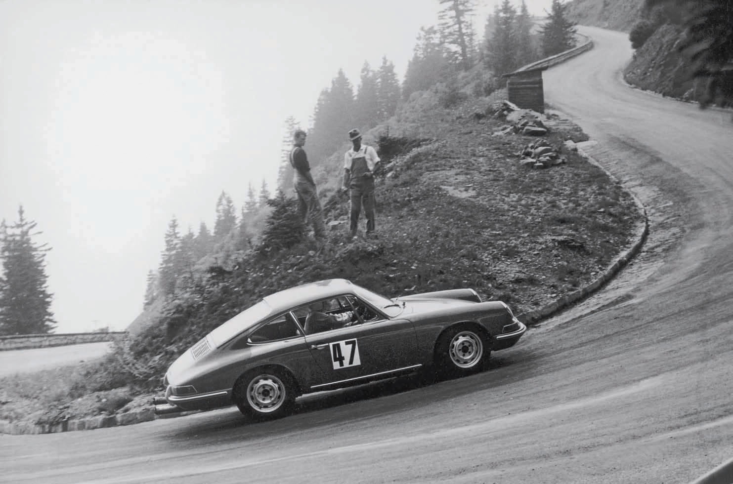 On the Rossfeld hillclimb in 1966, Eberhard Mahle drove this 166-horsepower 911 to victory. At season end, he placed first in the European Hillclimb Championship. Porsche Archiv